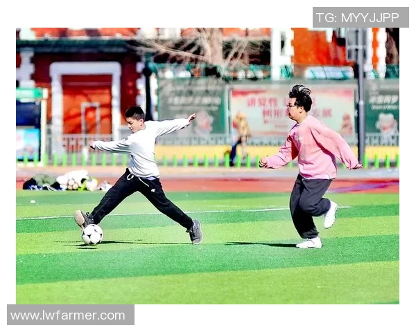 足球少年的逆袭之路用变身球星模板打造巅峰传奇成长故事